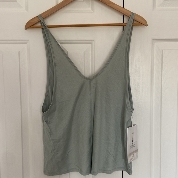 lululemon heart opener tank - Picture 2 of 4